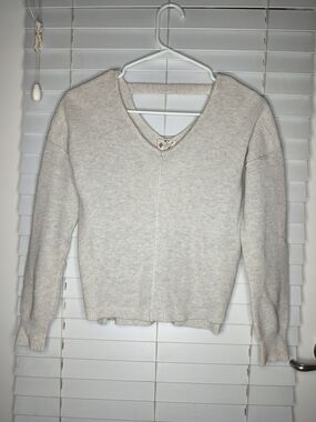 Hippie Rose Women's Top Size XS Beige Long Sleeve V-Neck Waffle Knit Pullover